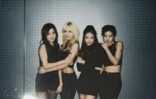 Jennie出道十周年发长信，为粉丝推掉音乐节
