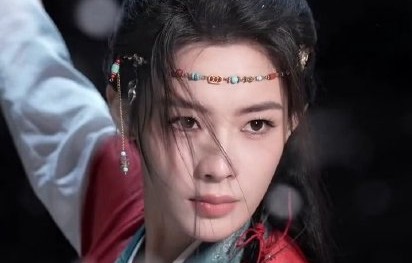 陈丽君和孙浩同框舞扇是即兴表演吗？