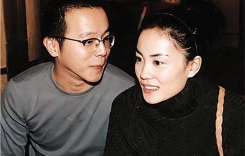 窦靖童的音乐风格受到王菲和窦唯哪些影响？