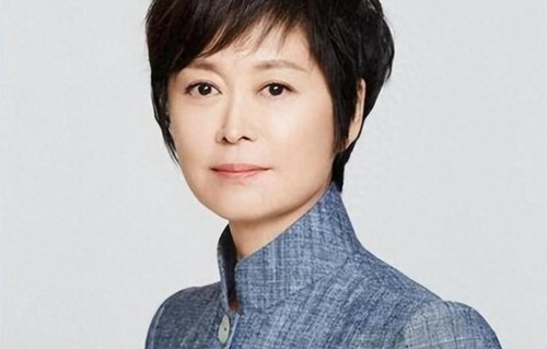 71岁敬一丹：退休也不闲着，丈夫身份不简单，唯一女儿却嫁外国人