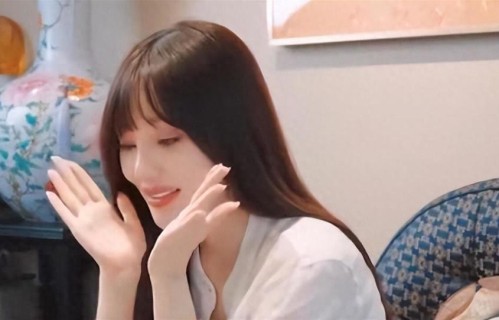 李小璐亲曝离婚内幕：在做头发前就离了？8年沉默只为女儿